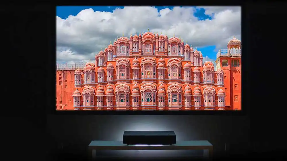 نقد و بررسی ویدئو پروژکتور LG 4K لیزری با روشنایی 3000 انسی لومن