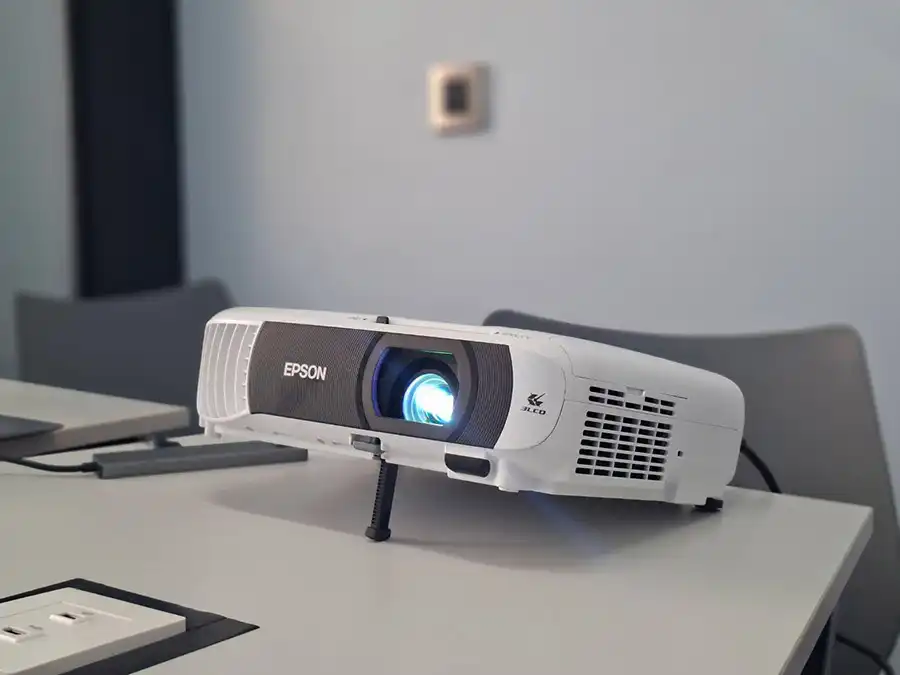 ویدئو پروژکتور اپسون  EPSON EB-W55