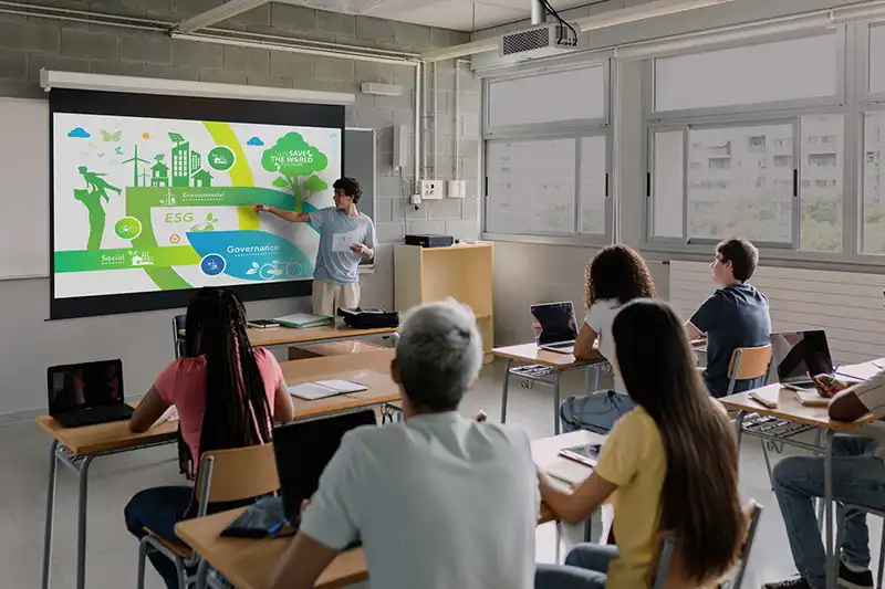 پروژکتور لیزری ZK551 شرکت Optoma 