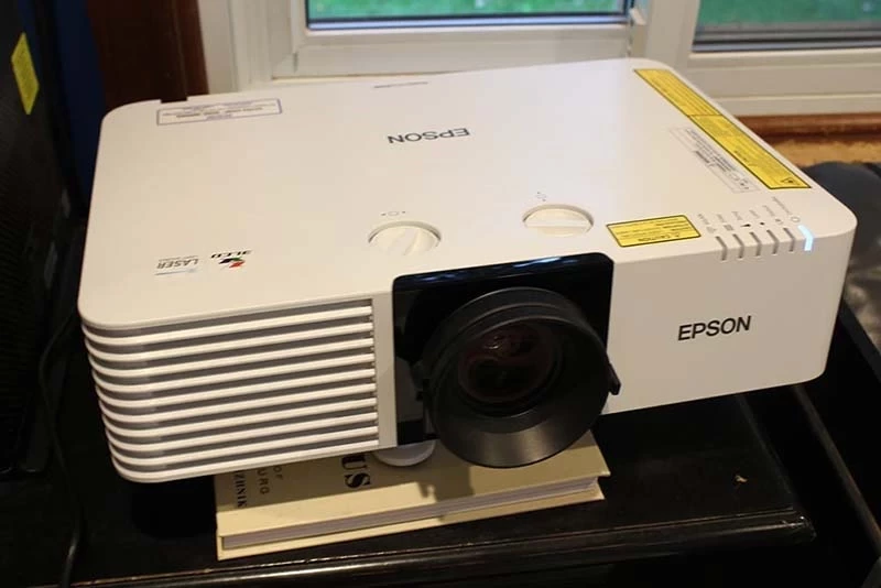 بررسی ویدئو پروژکتور لیزری اپسون Epson PowerLite L610W