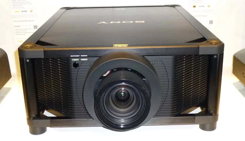 بررسی ویدئو پروژکتور سینمای خانگی تجاری سونی Sony VPL-VW5000ES