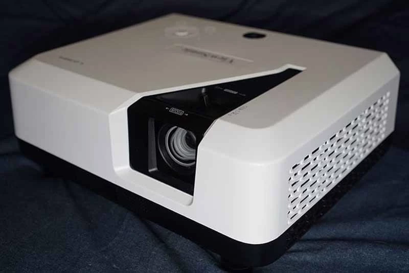 بررسی ویدئو پروژکتور خانگی ویوسونیک مدل ViewSonic LS700HD