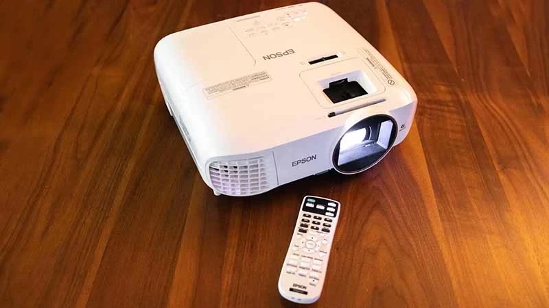 نقد و بررسی ویدئو پروژکتور سینمای خانگی اپسون Epson Home Cinema 2150