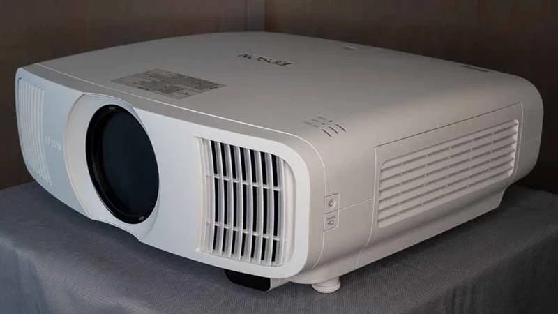 بررسی ویدئو پروژکتور لیزری اپسون Epson Home Cinema LS11000