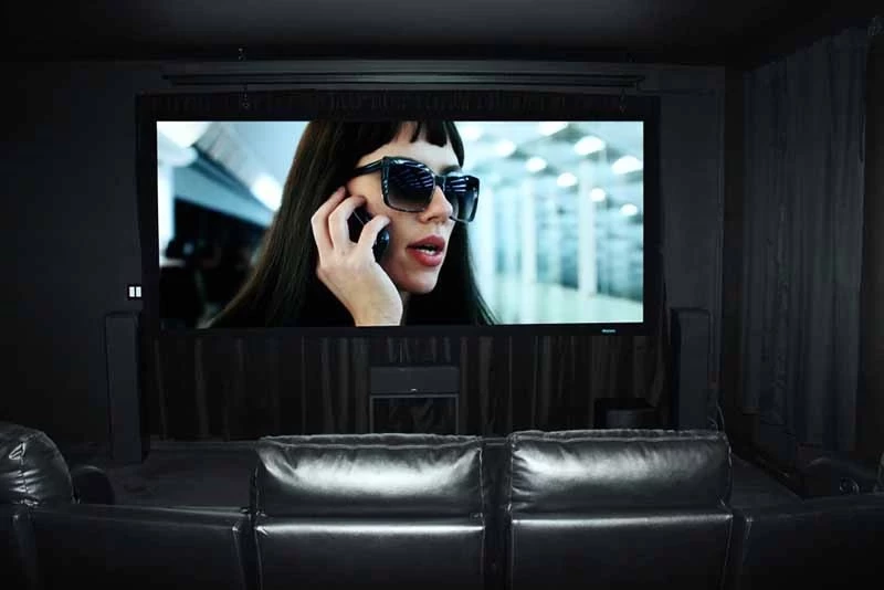 نقد و بررسی پرده نمایش ثابت با قاب دیواری Stewart Deluxe