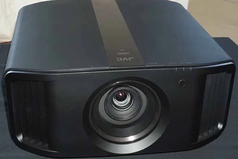 بررسی ویدئو پروژکتور سینمای خانگی JVC DLA-NX7 4K