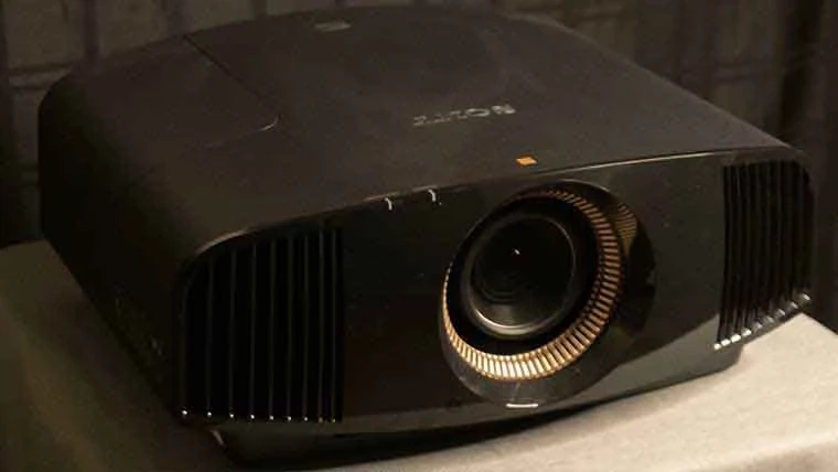 بررسی ویدئو پروژکتور سونی Sony VPL-VW715ES 4K SXRD