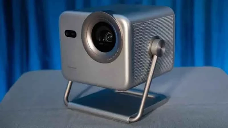 نقد و بررسی ویدئو پروژکتور لیزری سه‌گانه 4K هایسنس Hisense M2 Pro