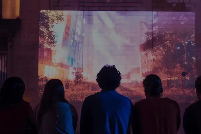 ویدئو پروژکتور برای اتاق‌های کوچک؛ چطور بدون پرده و فقط با دیوار سفید بهترین نتیجه را بگیریم؟