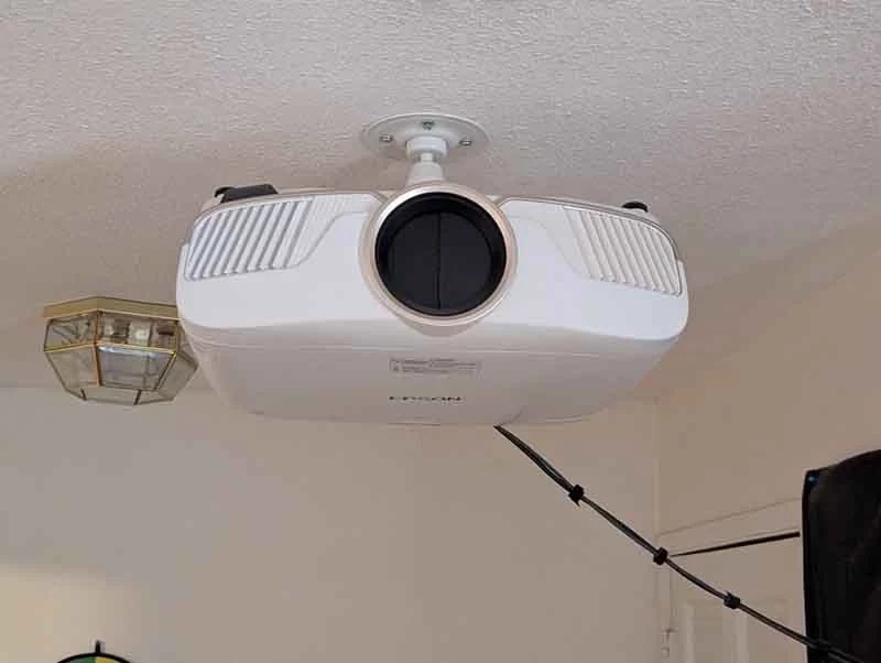 بررسی ویدئو پروژکتور سینما خانگی اپسون Epson Home Cinema 5040UB