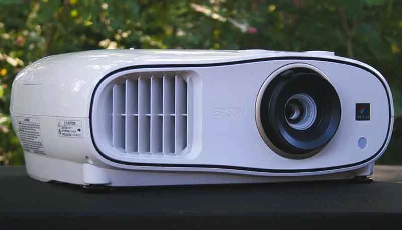 بررسی ویدئو پروژکتور سینمای خانگی اپسون مدل Home Cinema 3700