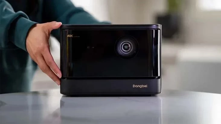 بررسی ویدئو پروژکتور لیزری لایف‌استایل Dangbei DBOX02 4K