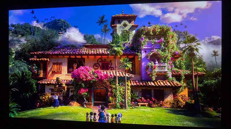 WEMAX-Nova-HDR-4-Encanto-House-in-HDR10