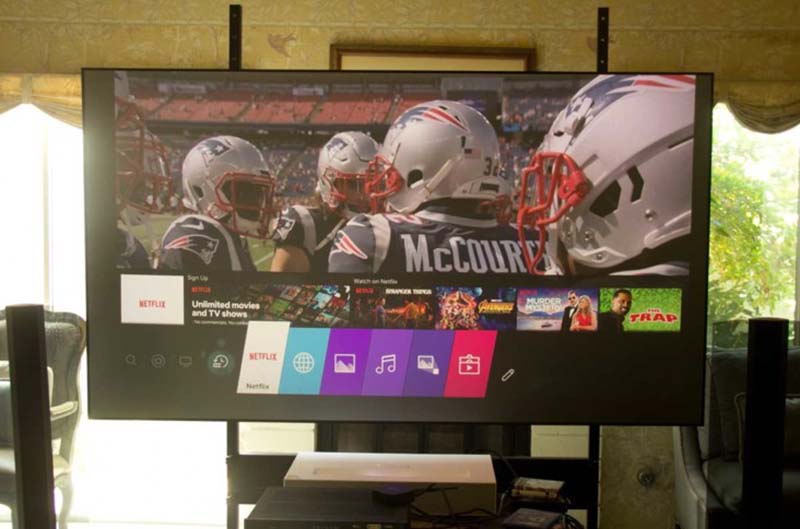 HU85LA_menu_netflix