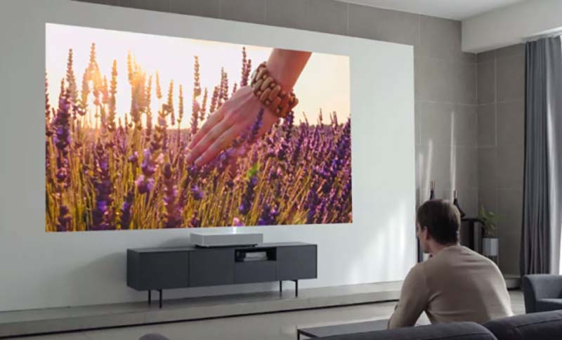 LG-Cinebeam-HU85LA_In-Action