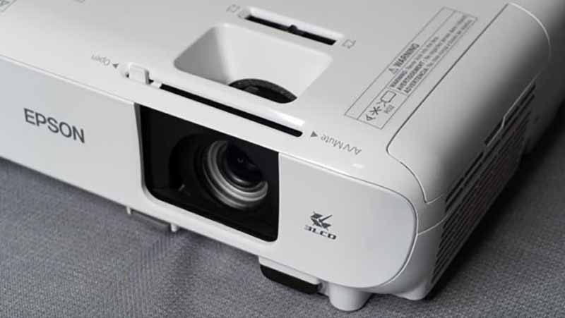 Epson-HC880-lens