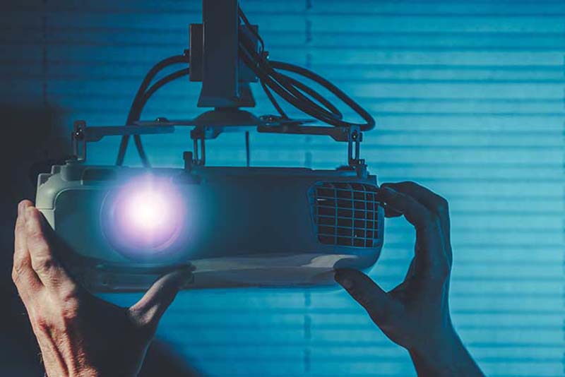 Projector-installation