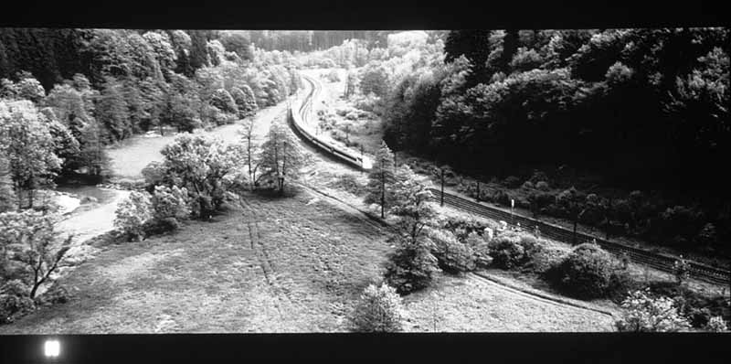 VPL-VW600ES_bond_train