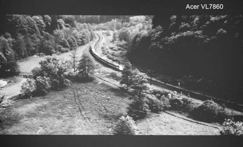 VL7860_1080p_bond_night_train