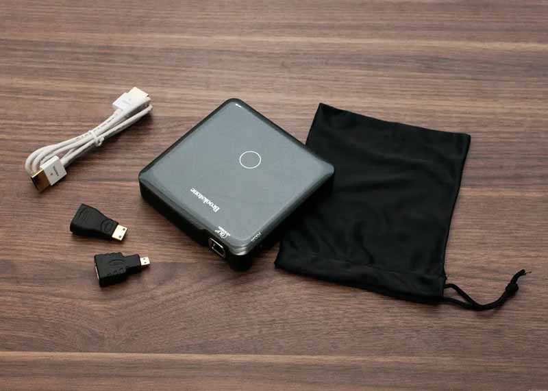 brookstone-hdmi-pocket