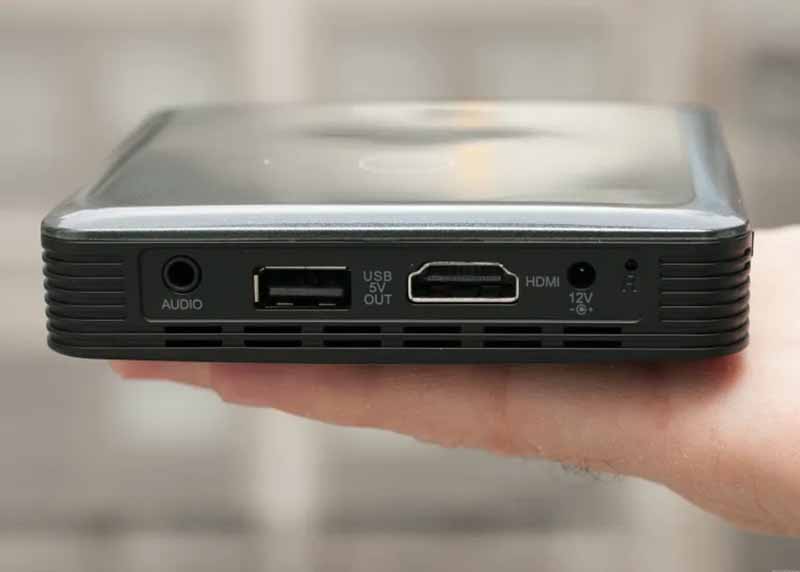 brookstone-hdmi-pocket