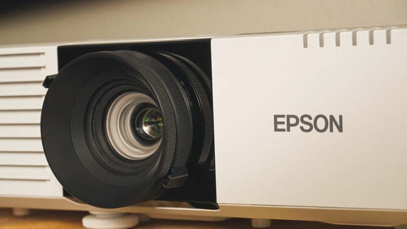 Epson-PowerLite-L570U-Lens