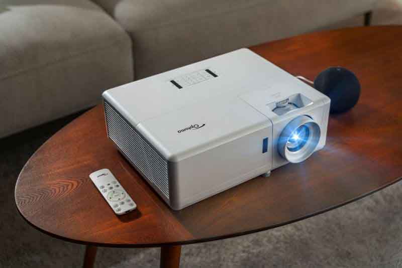 Optoma_UHZ50_lifestyle