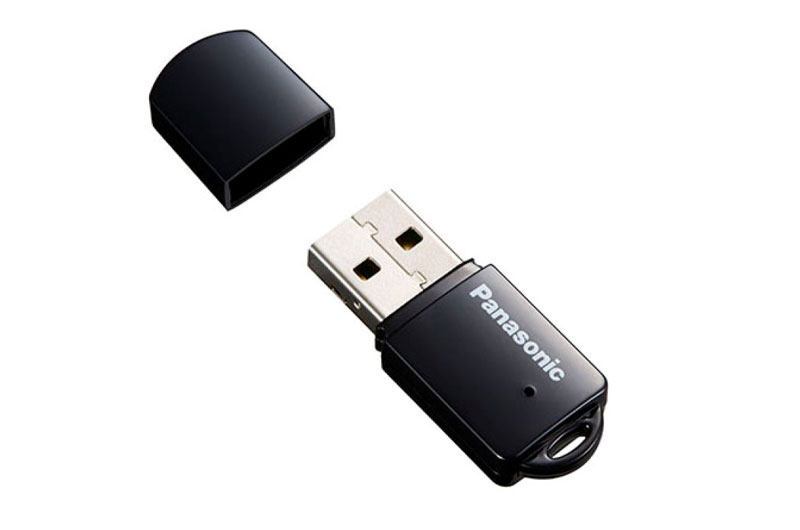 Panasonic-PT-VMZ82-Review_USB
