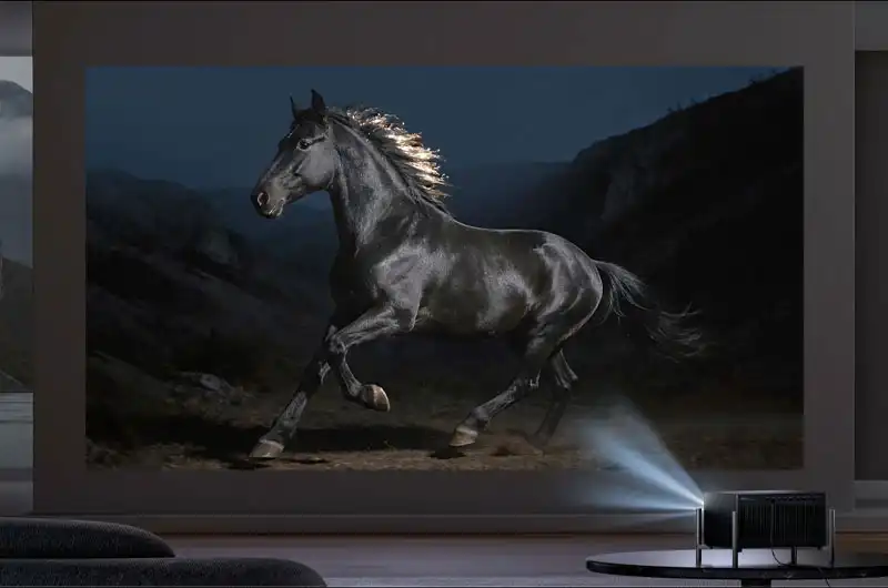 نقد و بررسی پروژکتور سینمای خانگی ایکس گیمی XGIMI Titan Noir Max