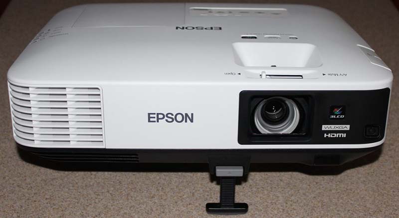 Epson-Powerlite-2265U-Front-Foot