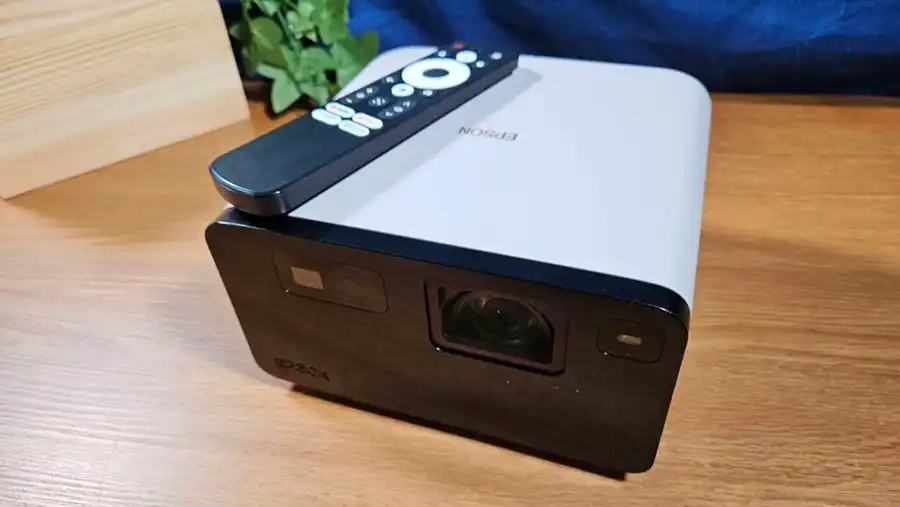 بررسی جامع و تخصصی ویدئو پروژکتور اپسون Epson EpiqVision Mini EF21