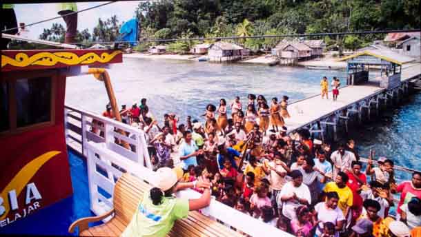 PC6050UB_4K_southpacific_pier
