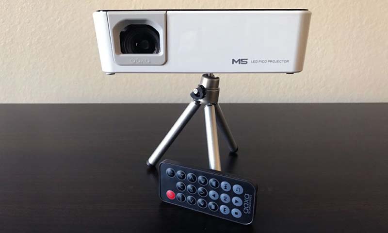 AAXA-M5-Projector-with-Tripod