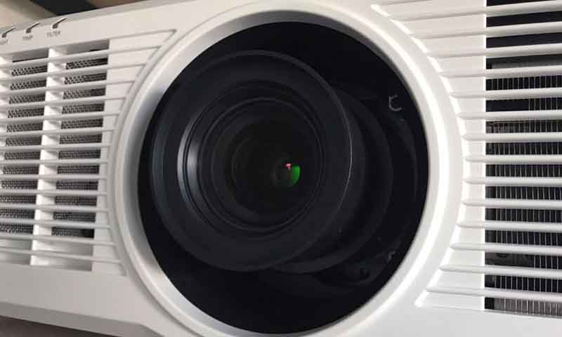 Panasonic-PT-MZ670U-Projector_Lens