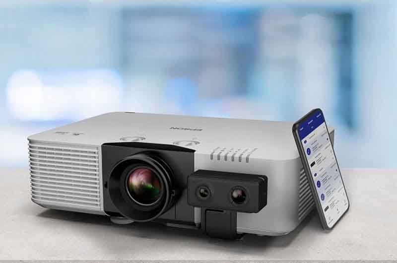 Epson-PowerLite-L890E_Lifestyle