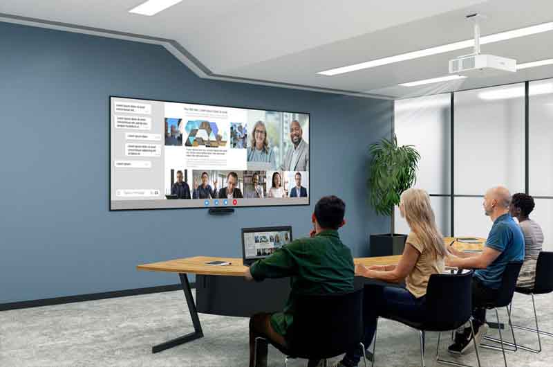 Epson-PowerLite-L890E_Lifestyle