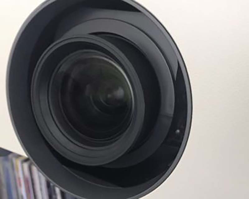 Sony-VPL-FHZ61_Lens