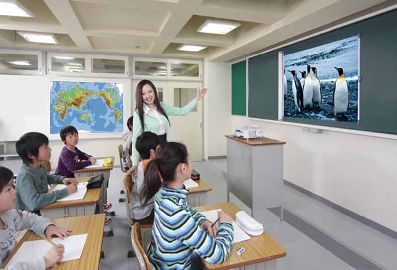 Short-Throw_classroom