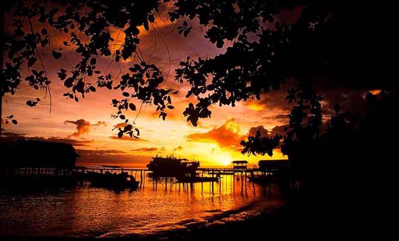 PC6050UB_4K_southpacific_sunset