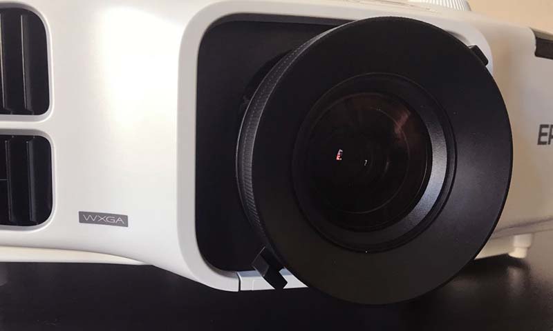 Epson-PowerLite-5520W_Lens