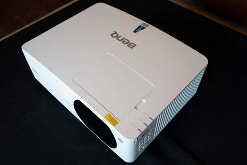 BenQ-LU710-pic