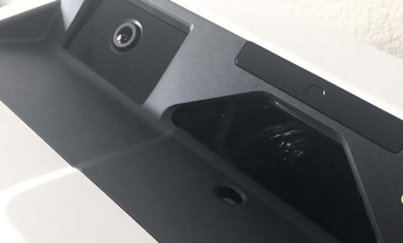 Epson-BrightLink-710Ui_Camera-and-Lens