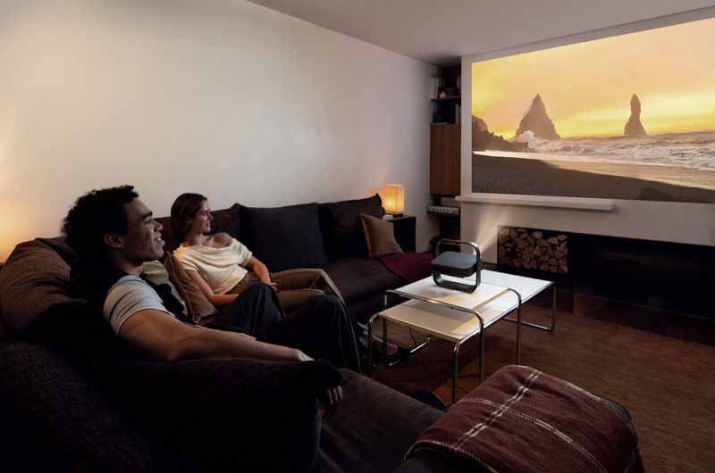 XGIMI-Elfin-Flip-4K-Smart-Portable-Projector-Review_Lifestyle