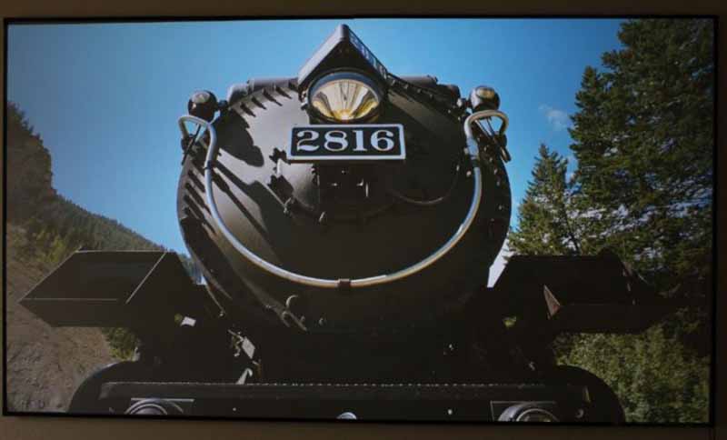 CineGrey-3D-Screen-4K-Rocky-Mountain-Express-Ambient-Light-Compare