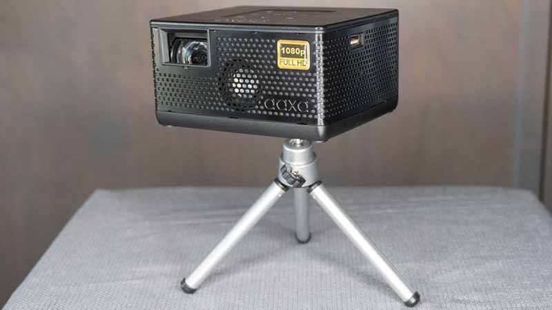 AAXA-P400-Sample-Tripod