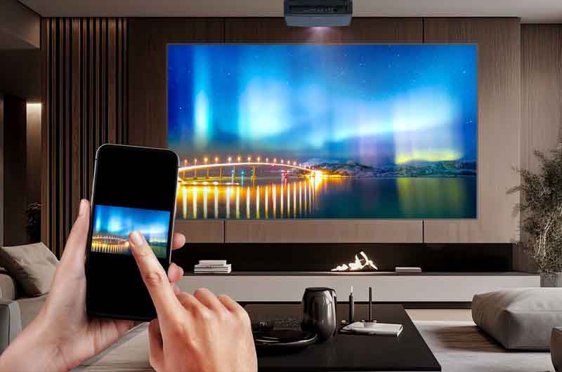 Optoma-UHZ68_Lifestyle