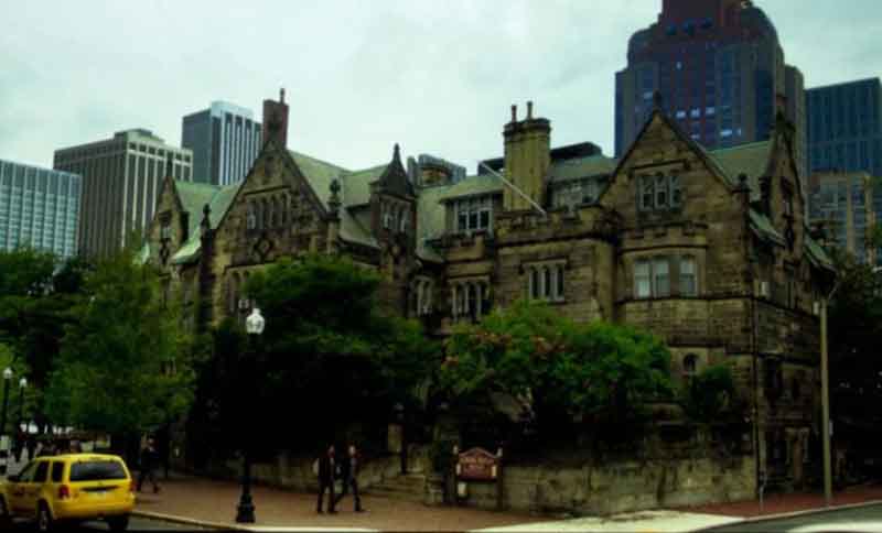 Optoma_UHD51A_4K-movies_ghostbusters_mansion