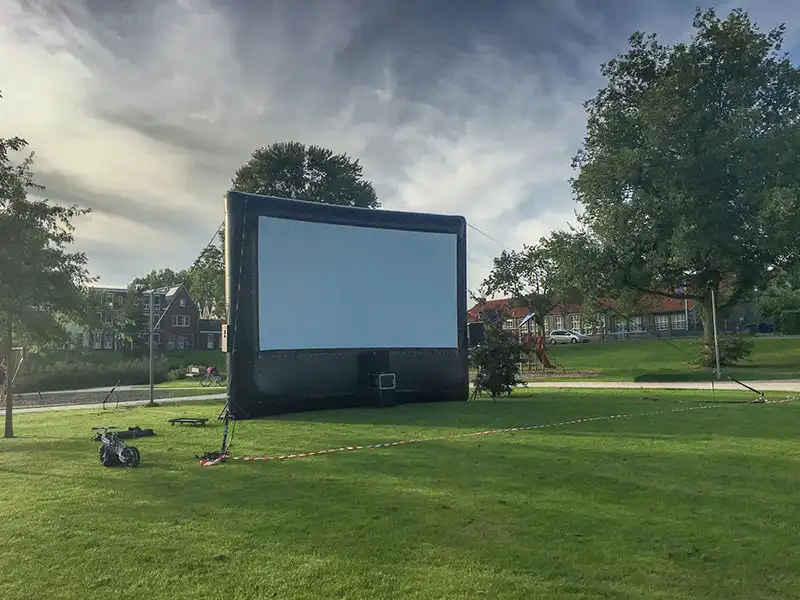 صفحه‌نمایش بادی (inflatable screens) 