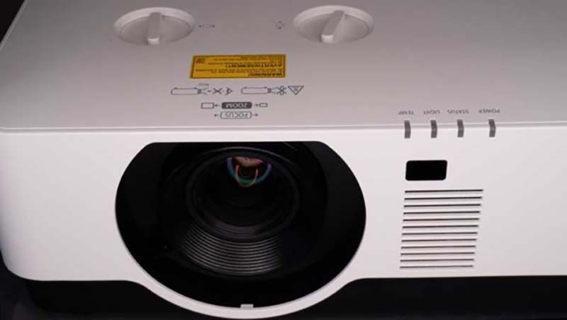 NEC-P506QL-Lens
