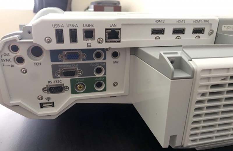 Epson-BrightLink-696Ui_Hardware-e